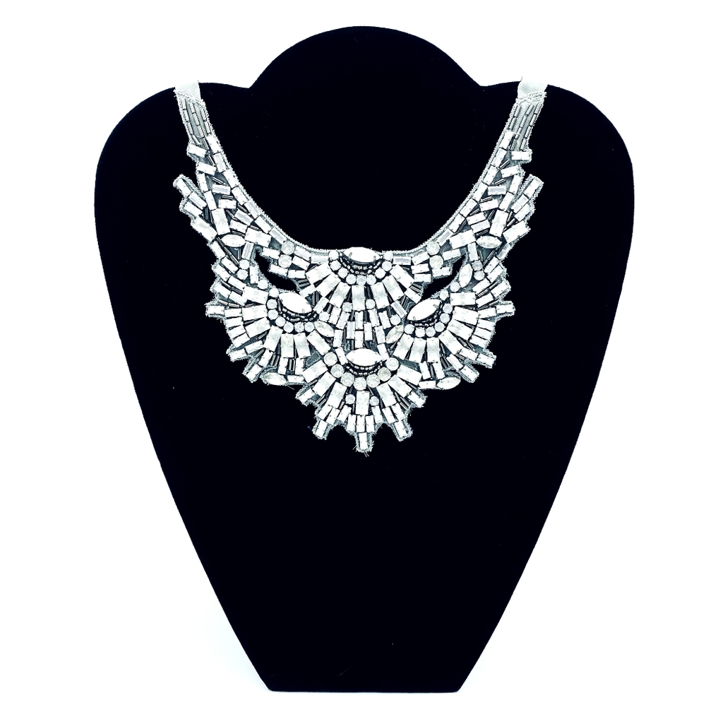 NIB Stella & Dot Gala statement necklace